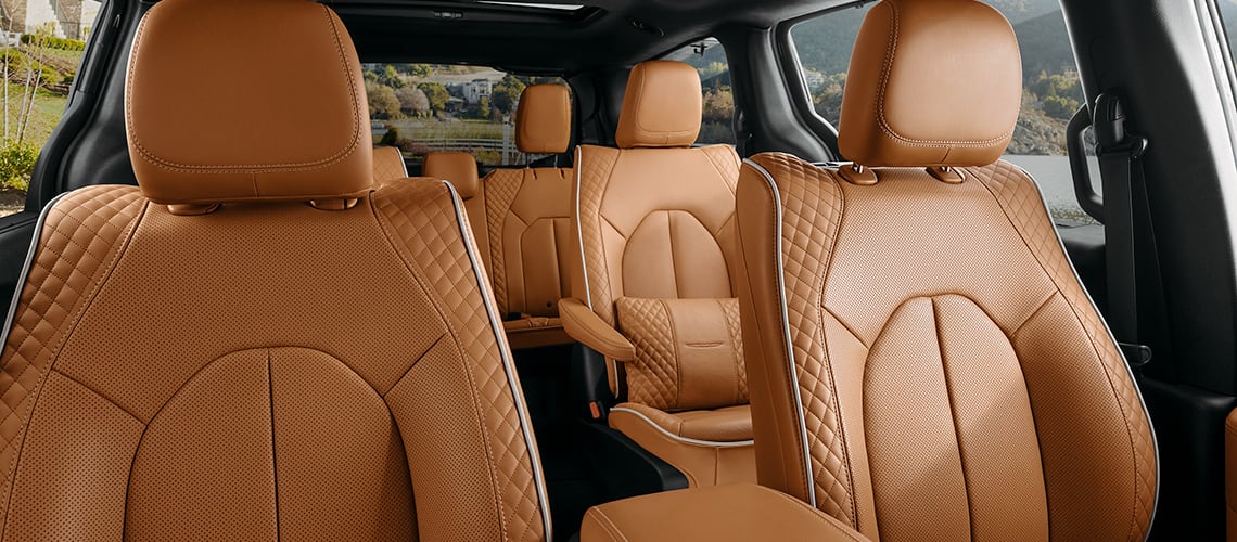 2022 Chrysler Pacifica minivan interior seating photo