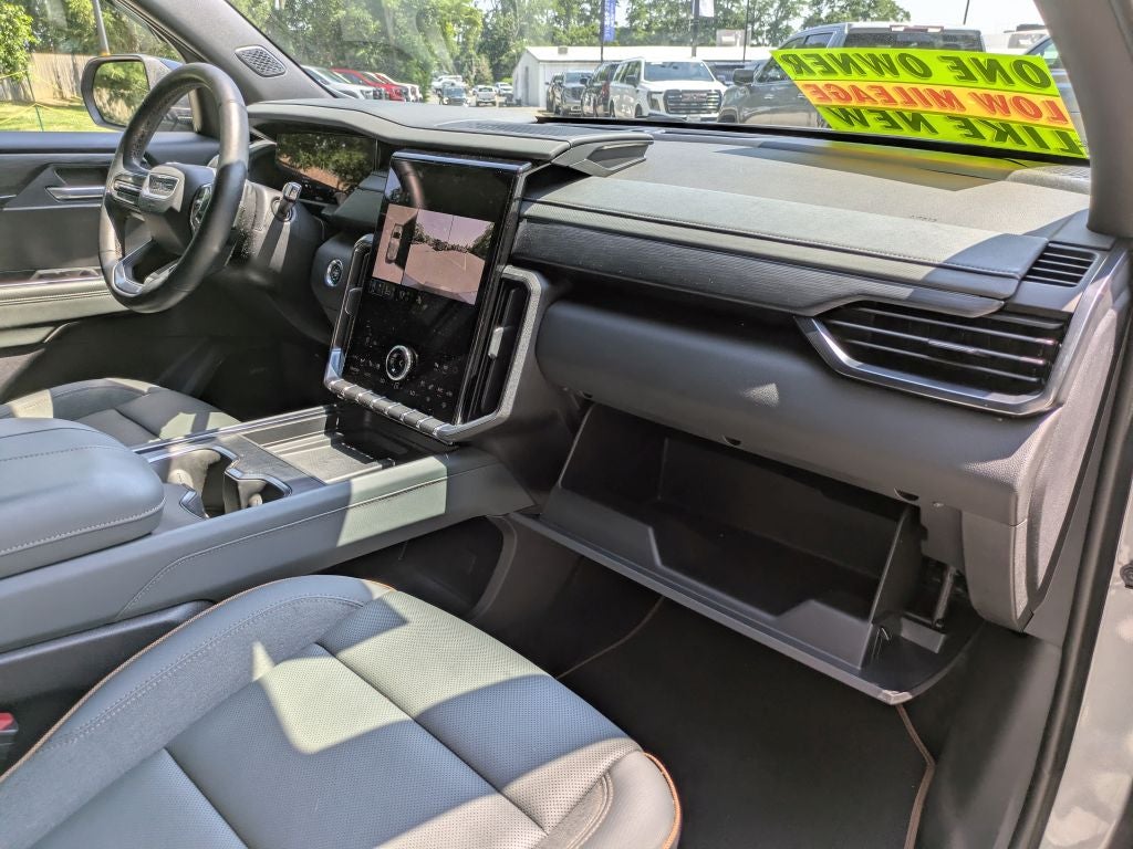 2024 GMC Acadia AT4