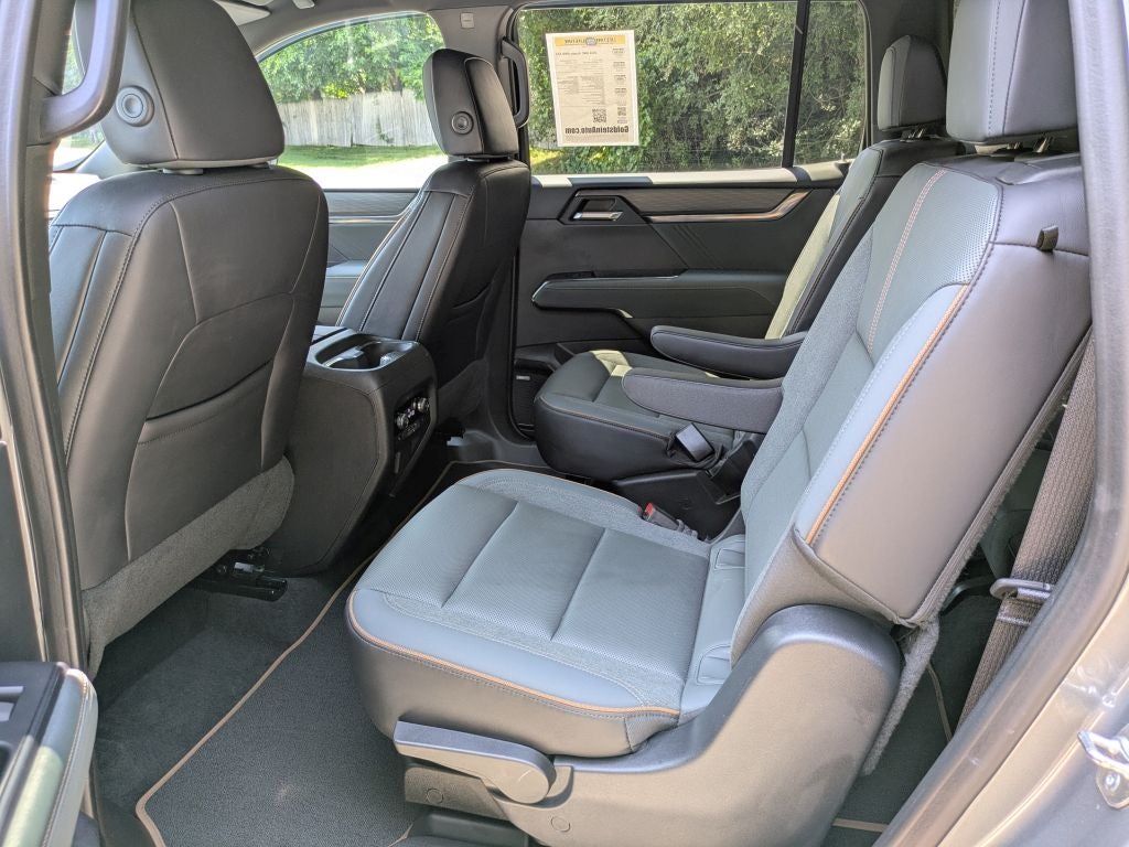 2024 GMC Acadia AT4