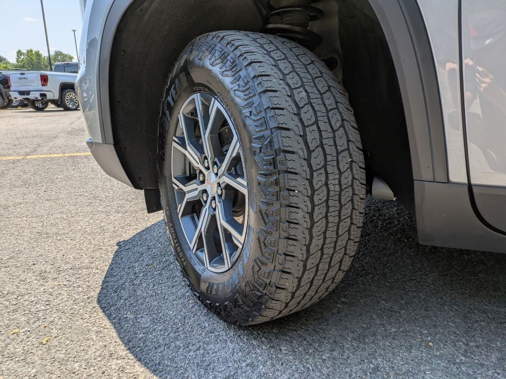 2024 GMC Acadia AT4