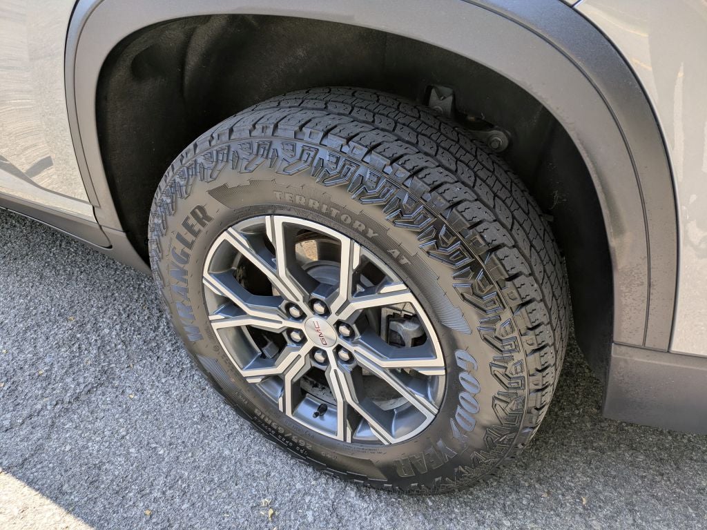 2024 GMC Acadia AT4