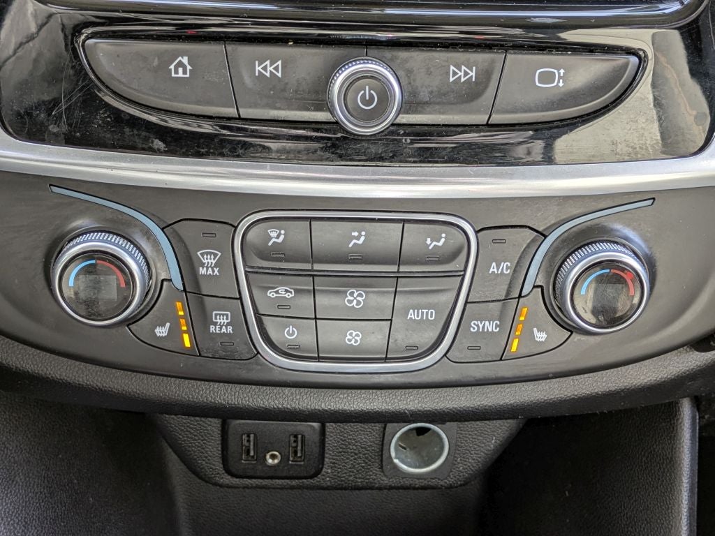 2020 Chevrolet Traverse LT Cloth