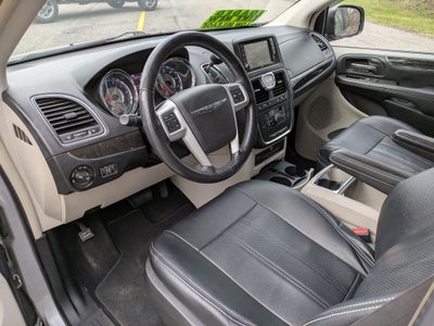 2016 Chrysler Town & Country Touring-L Anniversary Edition