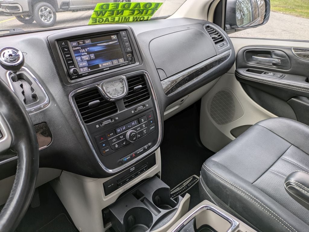 2016 Chrysler Town & Country Touring-L Anniversary Edition