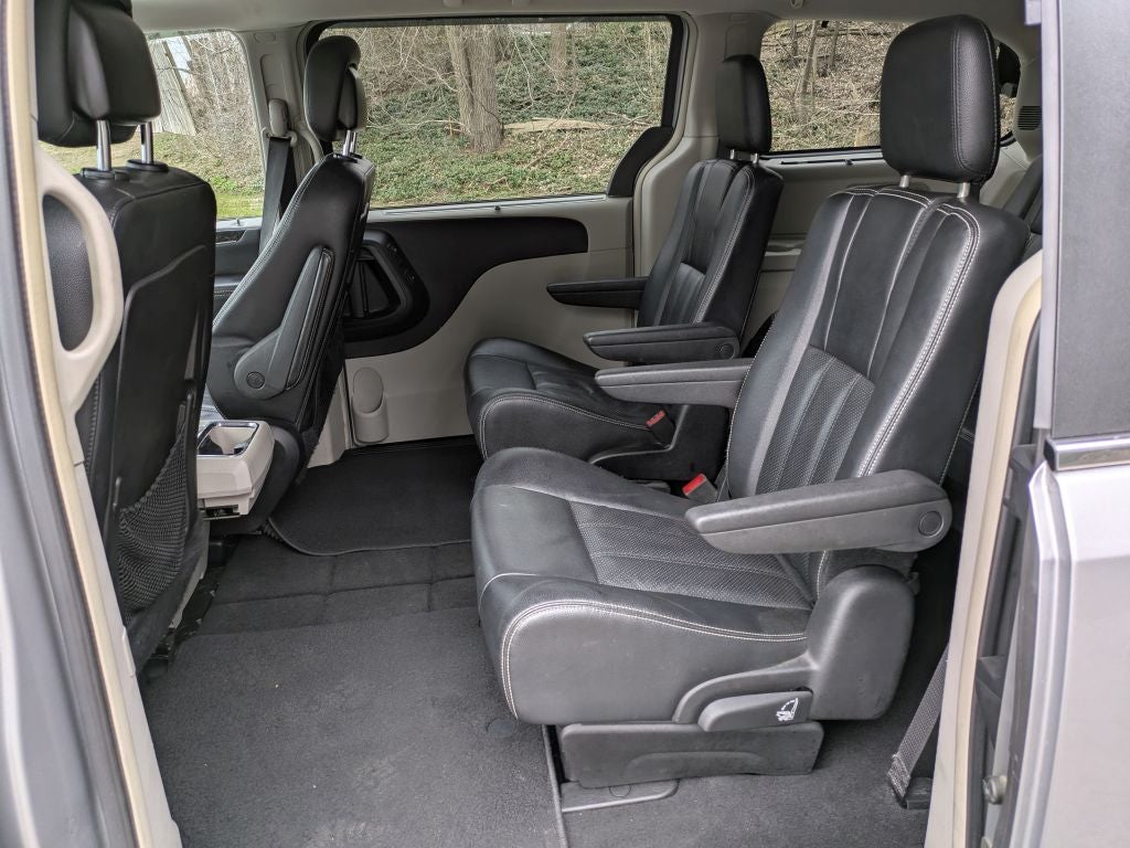 2016 Chrysler Town & Country Touring-L Anniversary Edition