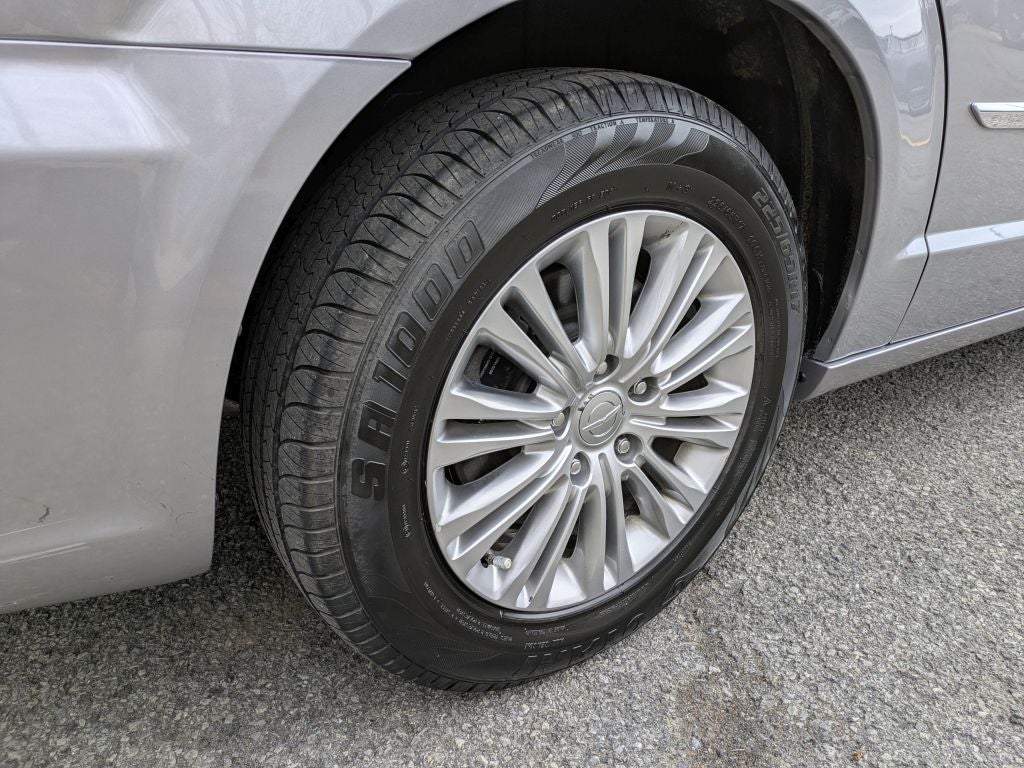 2016 Chrysler Town & Country Touring-L Anniversary Edition