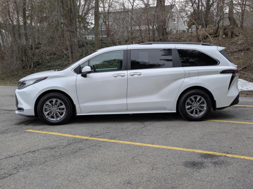 2023 Toyota Sienna XLE