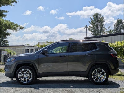 2023 Jeep Compass Latitude Lux