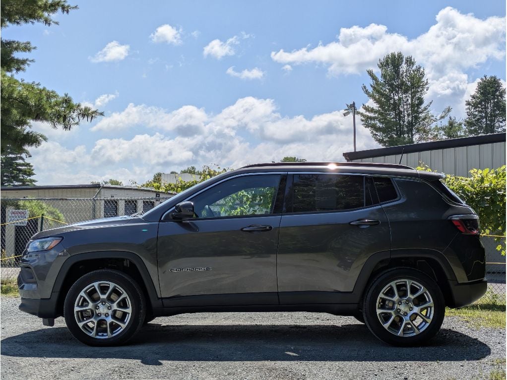 2023 Jeep Compass Latitude Lux