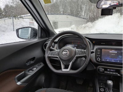 2022 Nissan Kicks SR