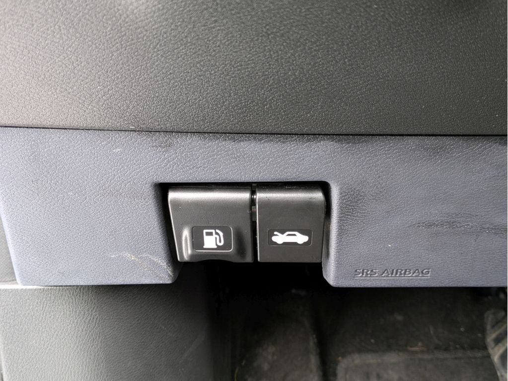 2022 Nissan Kicks SR