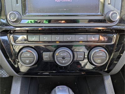 2017 Volkswagen Jetta 1.8T SEL