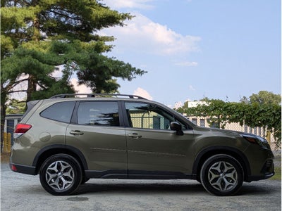 2024 Subaru Forester Premium