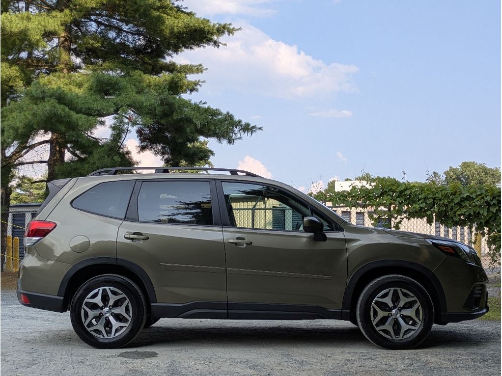 2024 Subaru Forester Premium