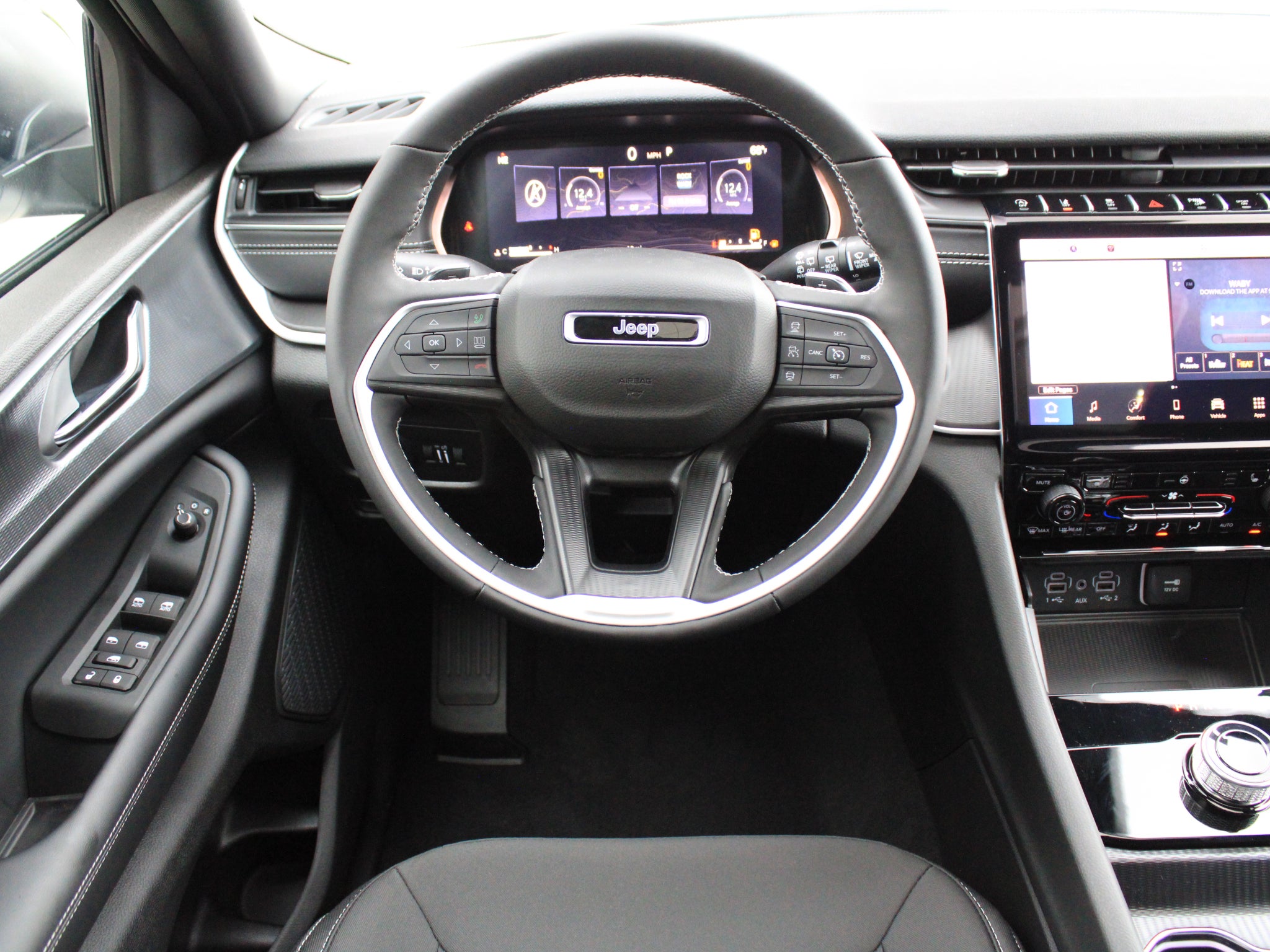 2027 Jeep Grand Cherokee Laredo X