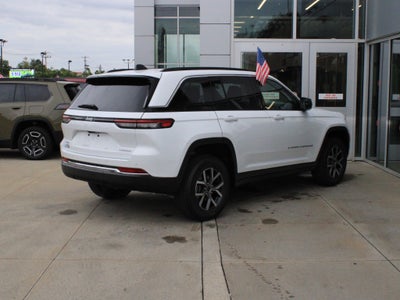 2027 Jeep Grand Cherokee Laredo X