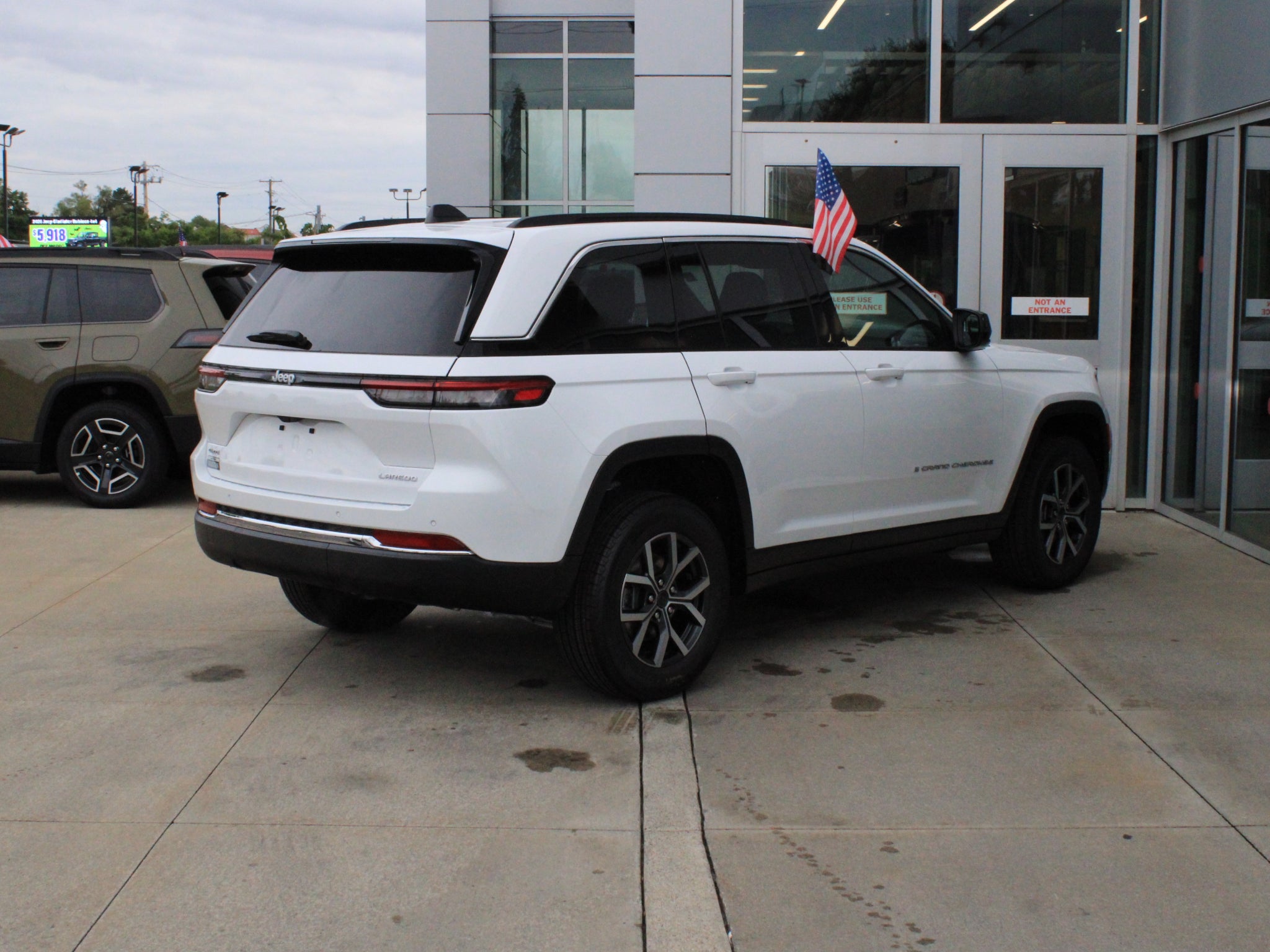 2027 Jeep Grand Cherokee Laredo X