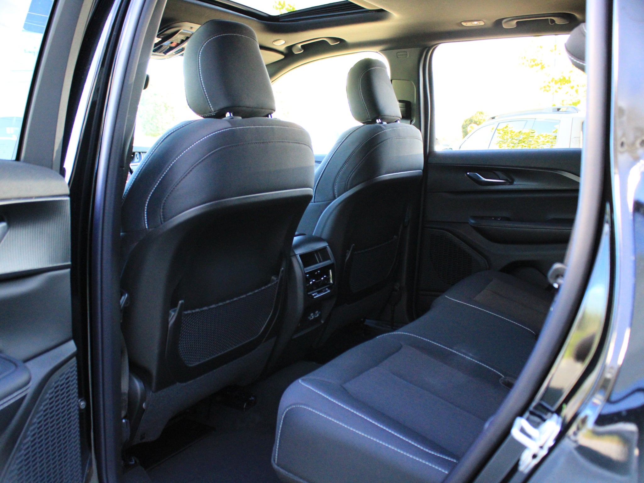 2027 Jeep Grand Cherokee Laredo X