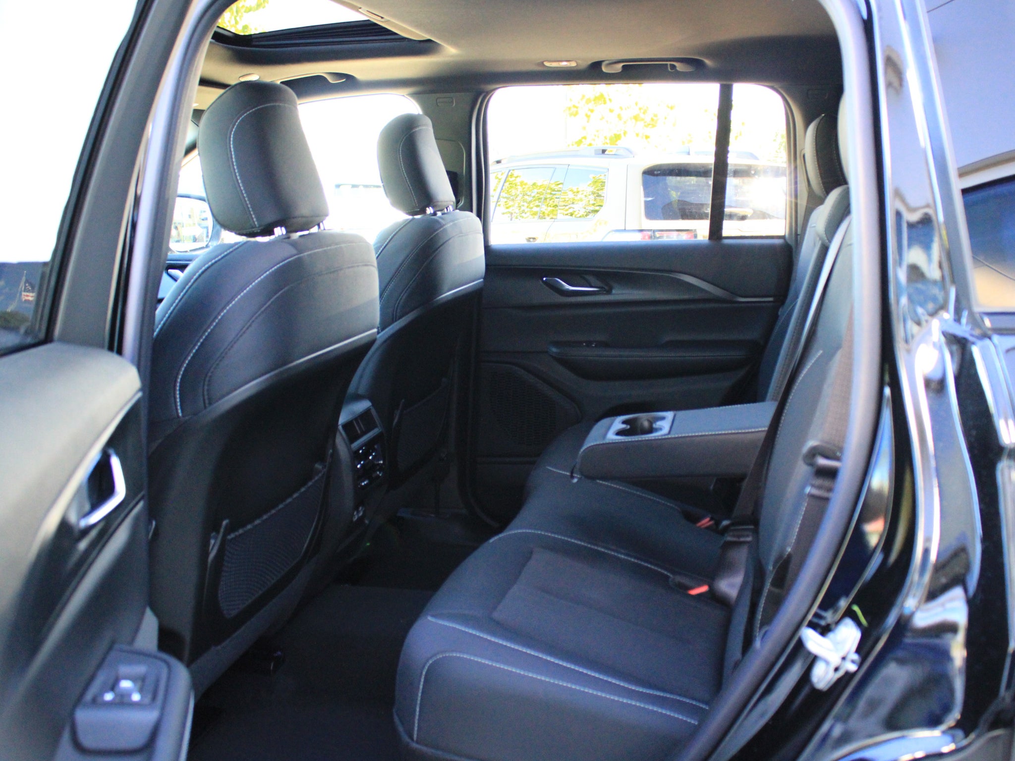 2027 Jeep Grand Cherokee Laredo X
