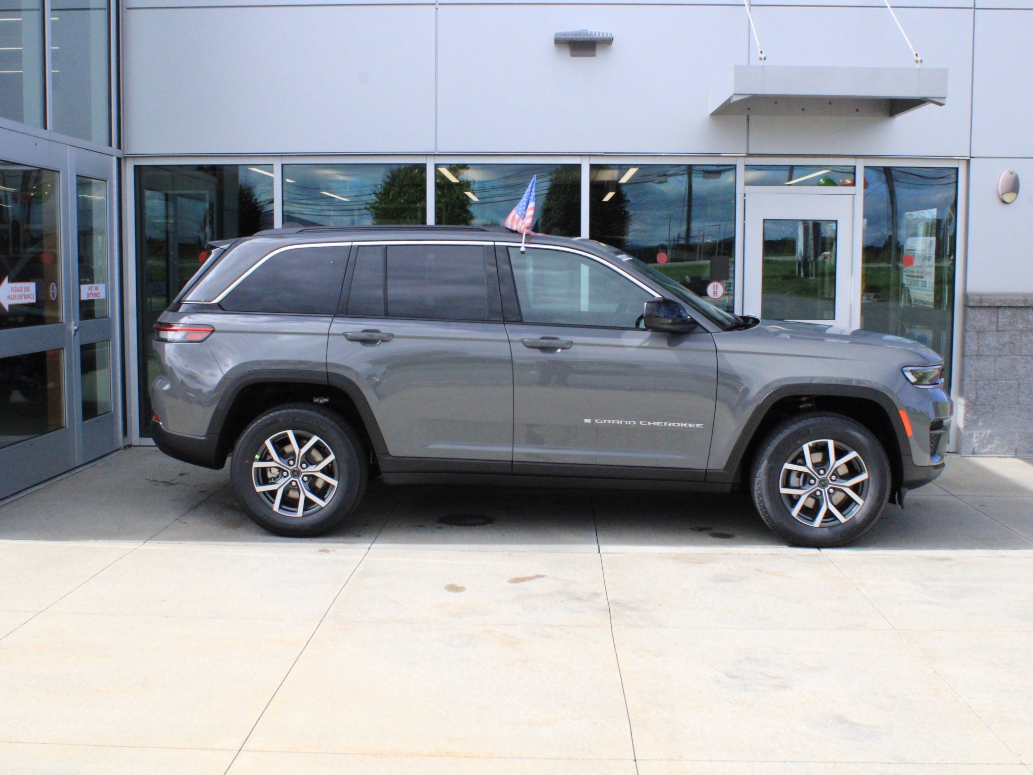 2027 Jeep Grand Cherokee Laredo X