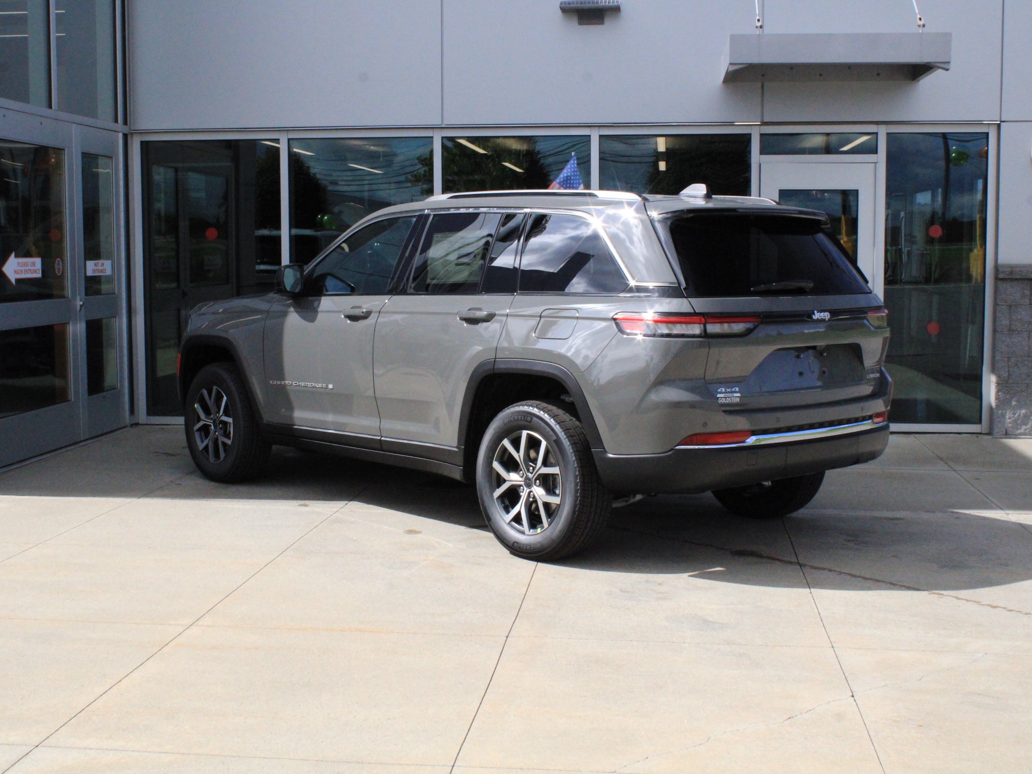 2027 Jeep Grand Cherokee Laredo X