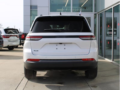 2026 Jeep Grand Cherokee Laredo Altitude