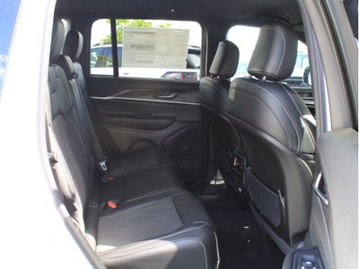 2026 Jeep Grand Cherokee Laredo Altitude