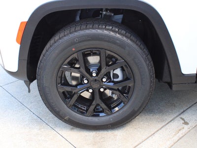 2026 Jeep Grand Cherokee Laredo Altitude