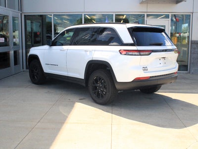 2026 Jeep Grand Cherokee Laredo Altitude