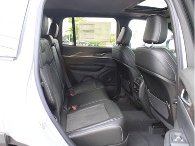 2026 Jeep Grand Cherokee Laredo Altitude