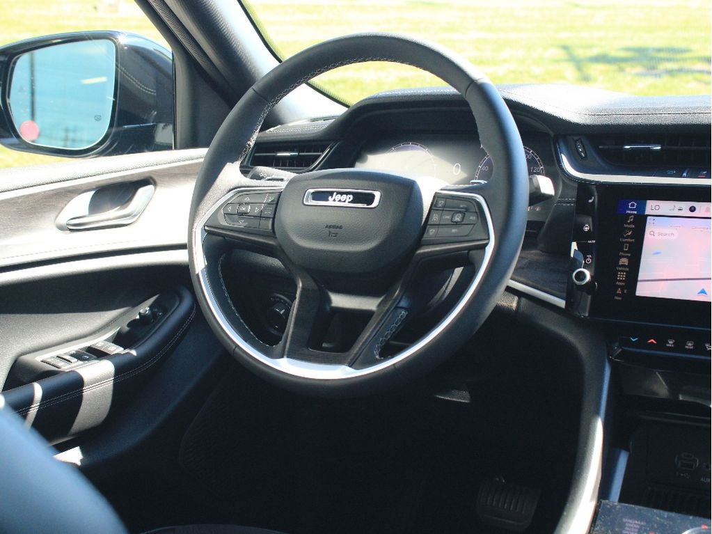 2026 Jeep Grand Cherokee Laredo Altitude