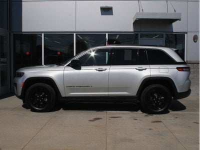 2026 Jeep Grand Cherokee Laredo Altitude