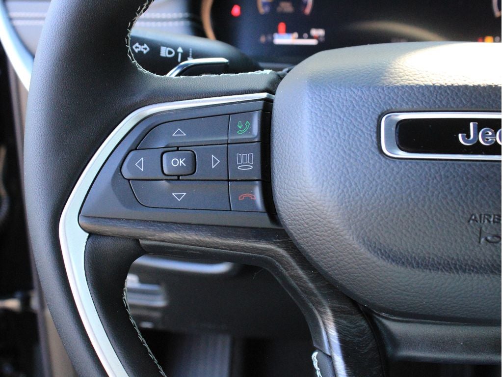 2026 Jeep Grand Cherokee Laredo Altitude