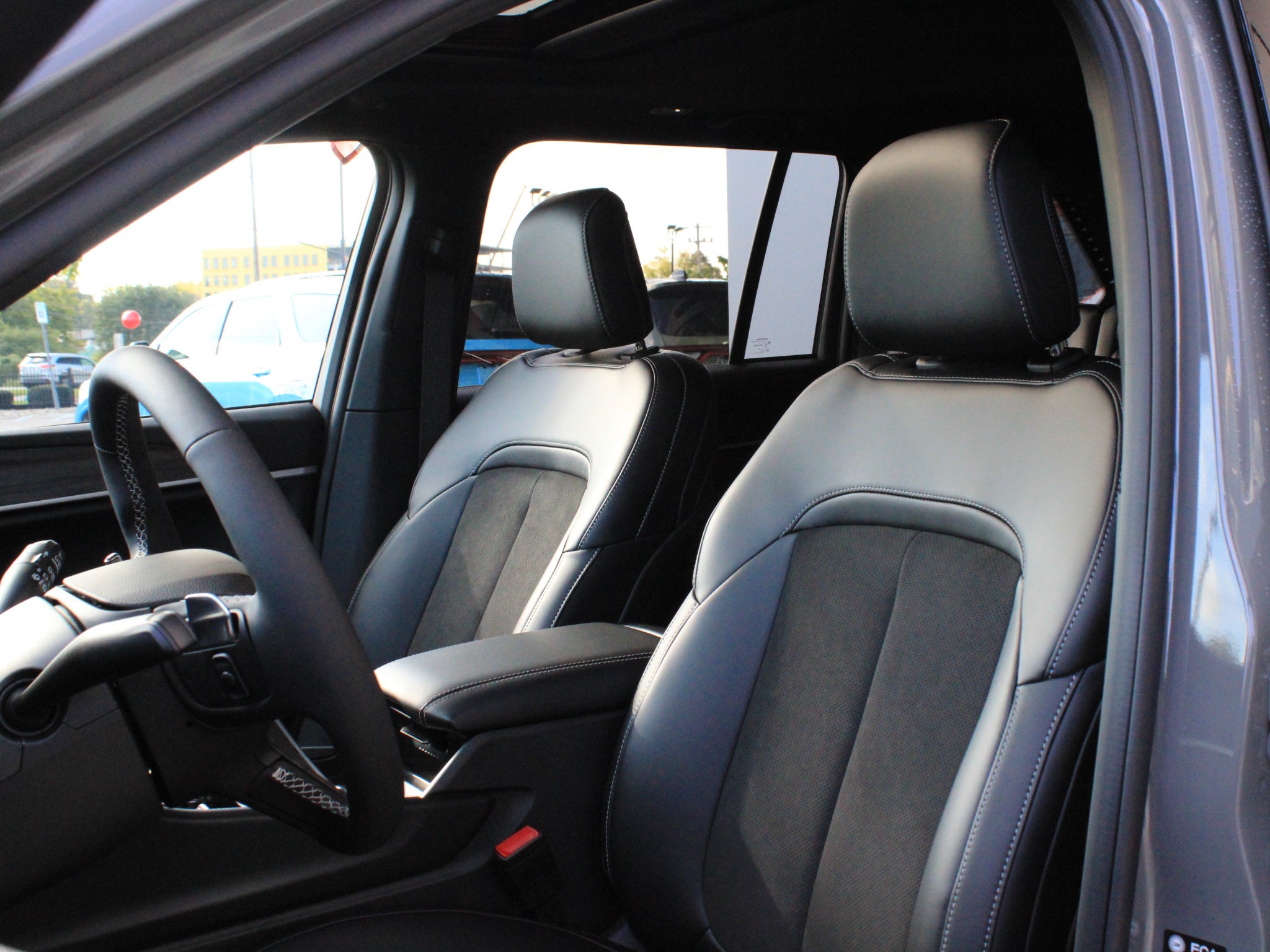 2027 Jeep Grand Cherokee Laredo Altitude