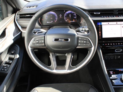 2027 Jeep Grand Cherokee Laredo Altitude