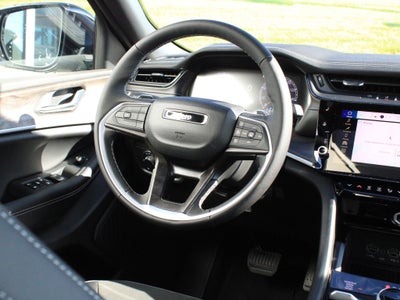2027 Jeep Grand Cherokee Laredo Altitude