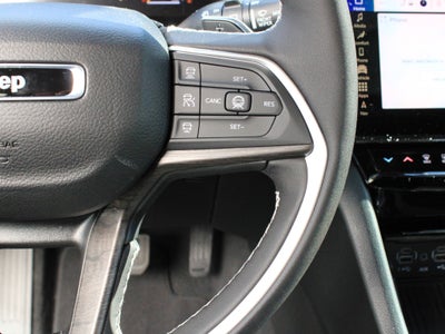 2027 Jeep Grand Cherokee Laredo Altitude