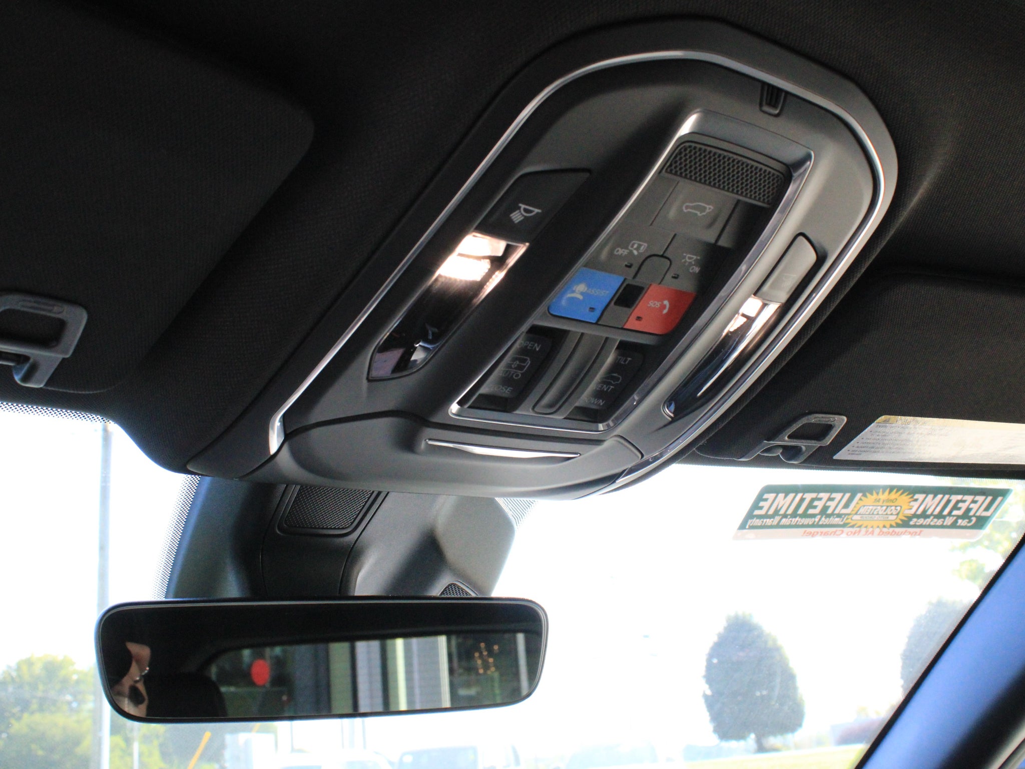 2027 Jeep Grand Cherokee Laredo Altitude