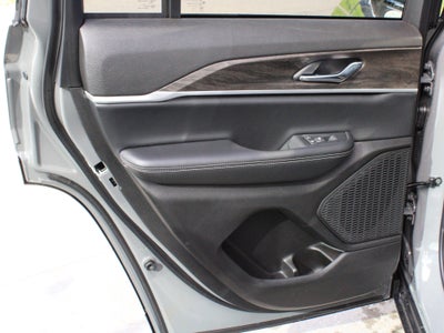 2027 Jeep Grand Cherokee Laredo Altitude