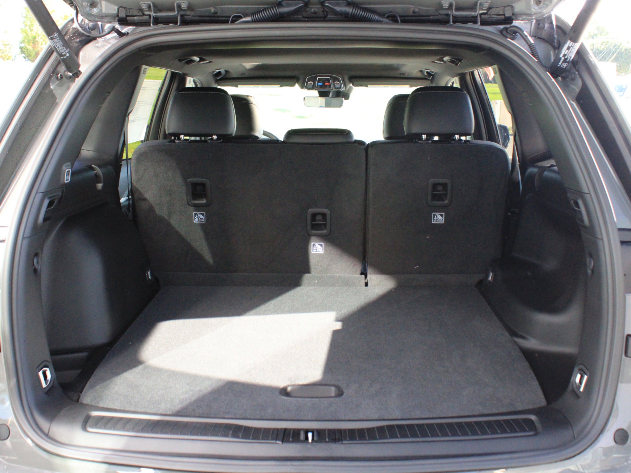 2027 Jeep Grand Cherokee Laredo Altitude