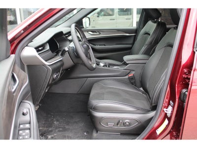 2026 Jeep Grand Cherokee Laredo Altitude