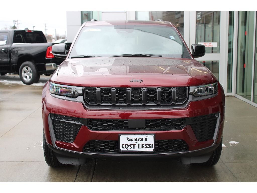 2026 Jeep Grand Cherokee Laredo Altitude