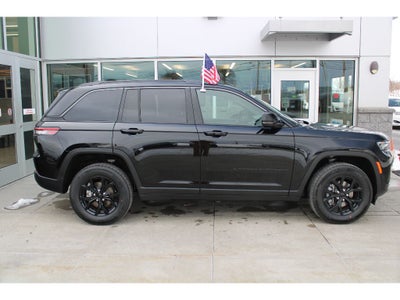 2026 Jeep Grand Cherokee Laredo Altitude