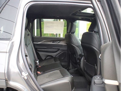 2026 Jeep Grand Cherokee Laredo Altitude
