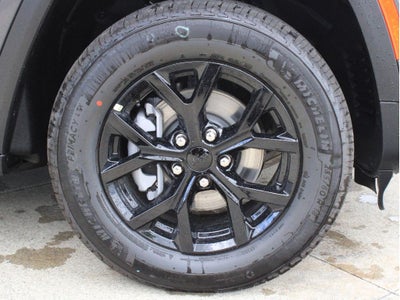 2026 Jeep Grand Cherokee Laredo Altitude
