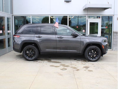 2026 Jeep Grand Cherokee Laredo Altitude