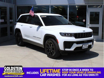 2026 Jeep Grand Cherokee Laredo Altitude