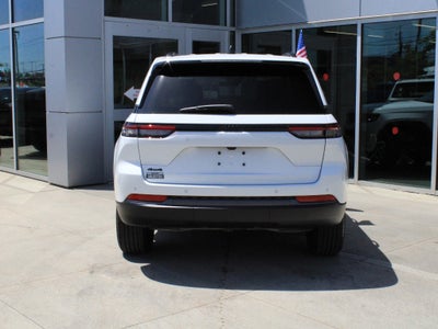 2026 Jeep Grand Cherokee Laredo Altitude