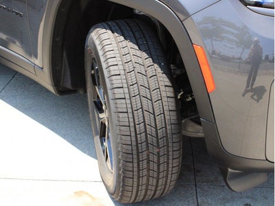 2026 Jeep Grand Cherokee Laredo Altitude