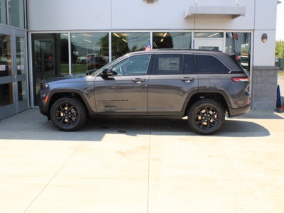 2026 Jeep Grand Cherokee Laredo Altitude